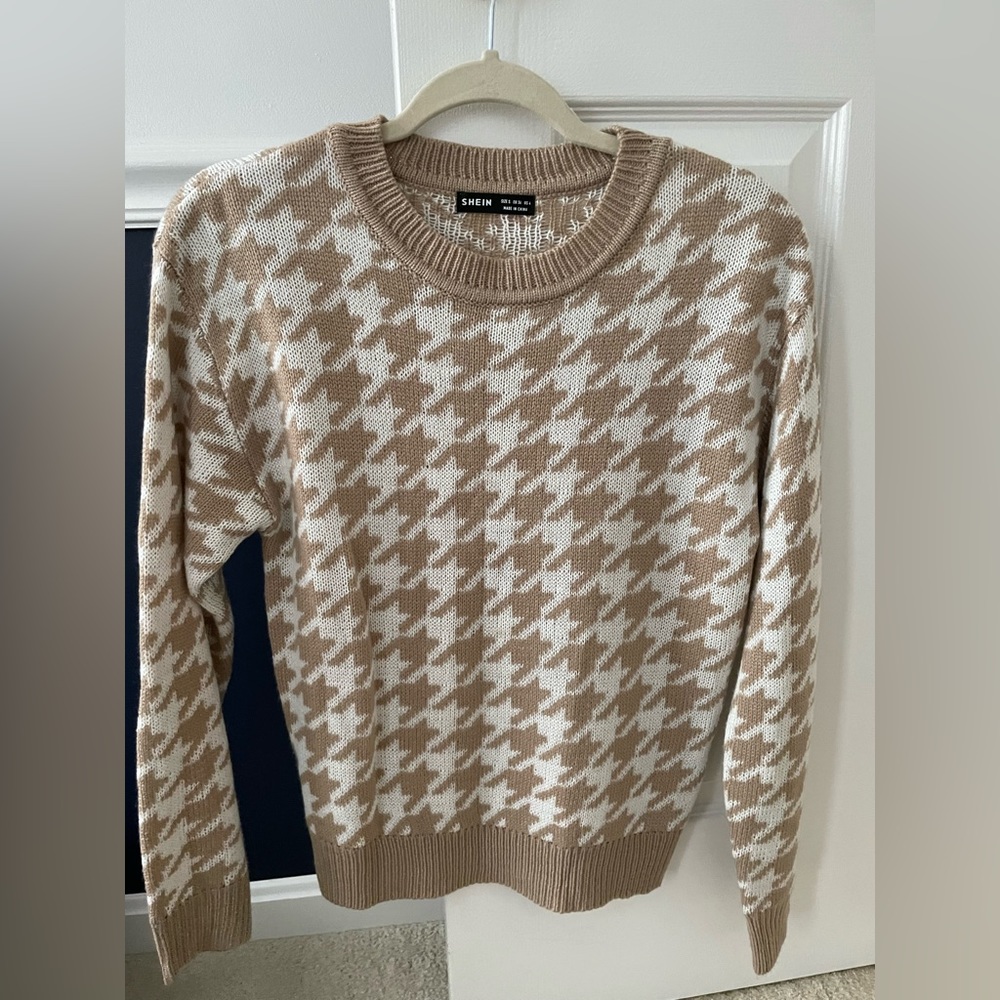 BUNDLE & SAVE- houndstooth tan sweater